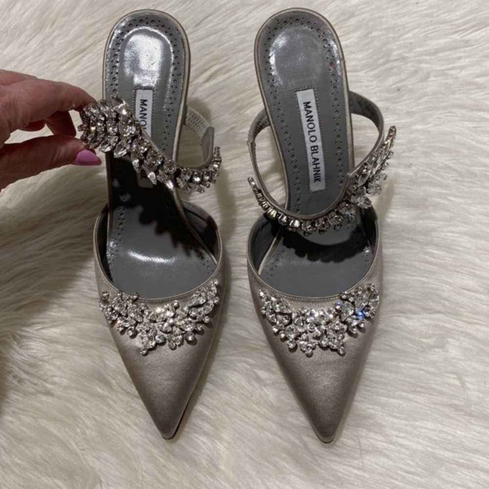 New Manolo Blahnik Lurum grey satin crystal embellished mules size 39EU - Picture 14 of 15